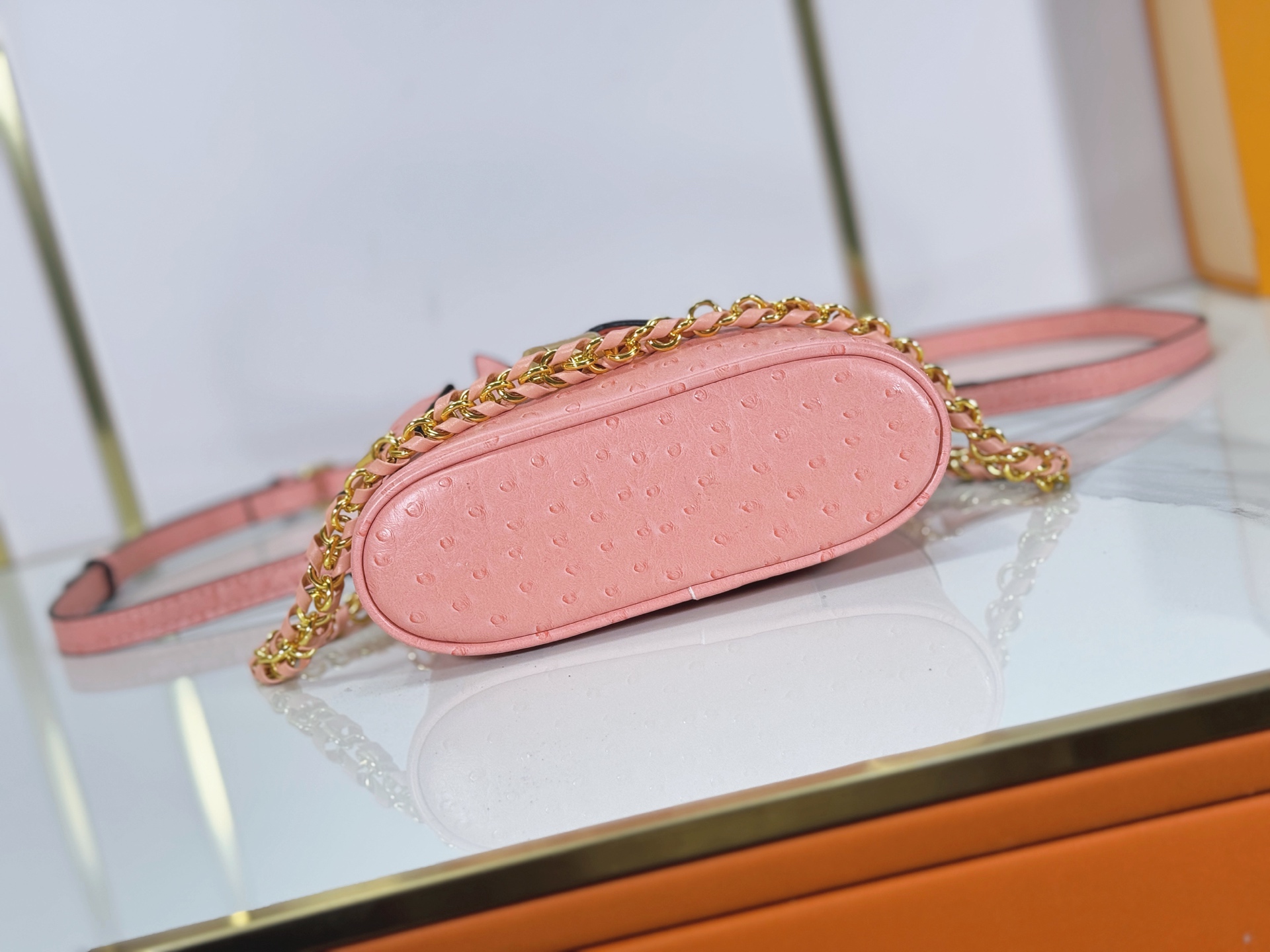 Louis Vuitton Ostrich Vanity Chain Pouch Pink - Image 2