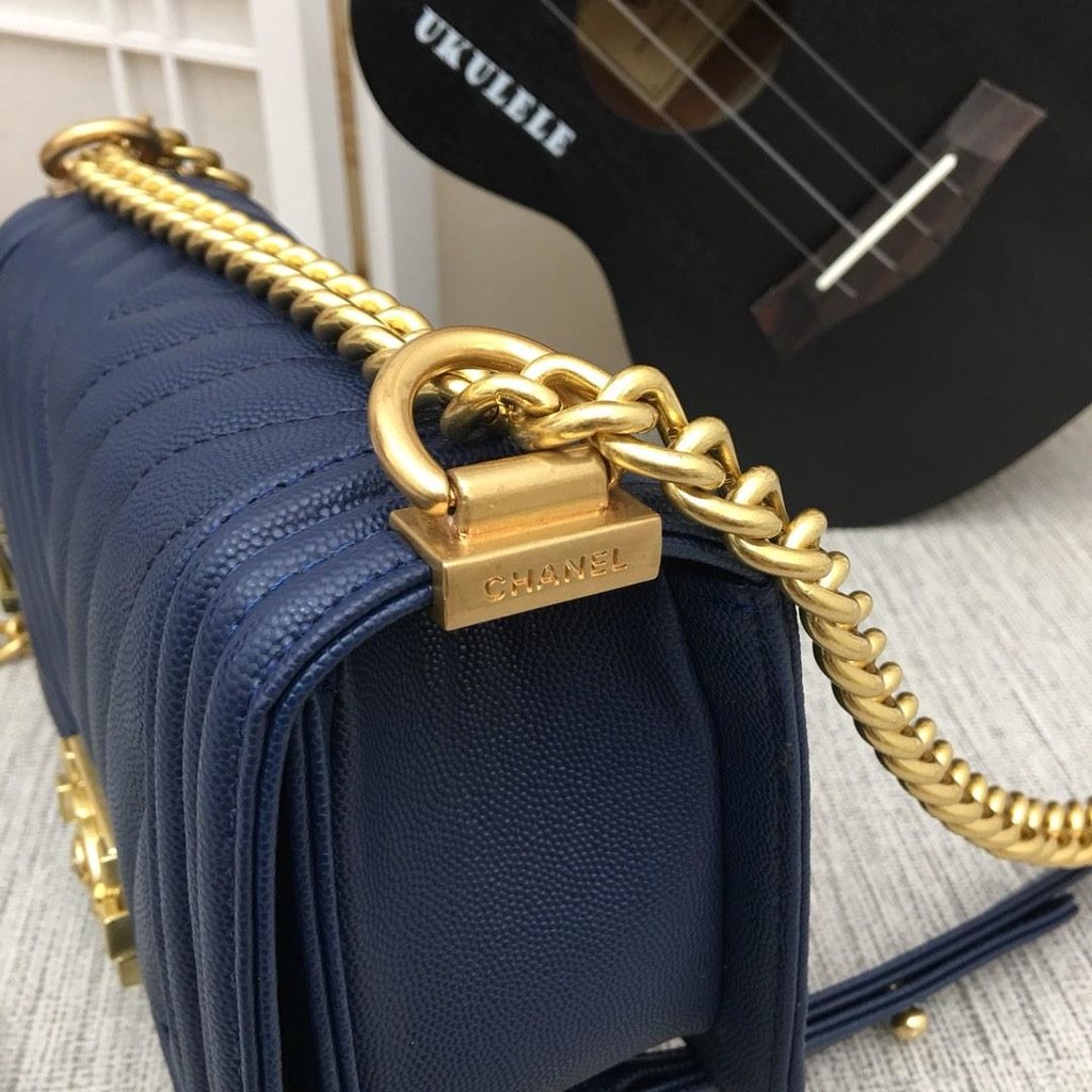 Chanel Medium Boy Bag Navy Chevron Caviar Gold Hardware - Image 4