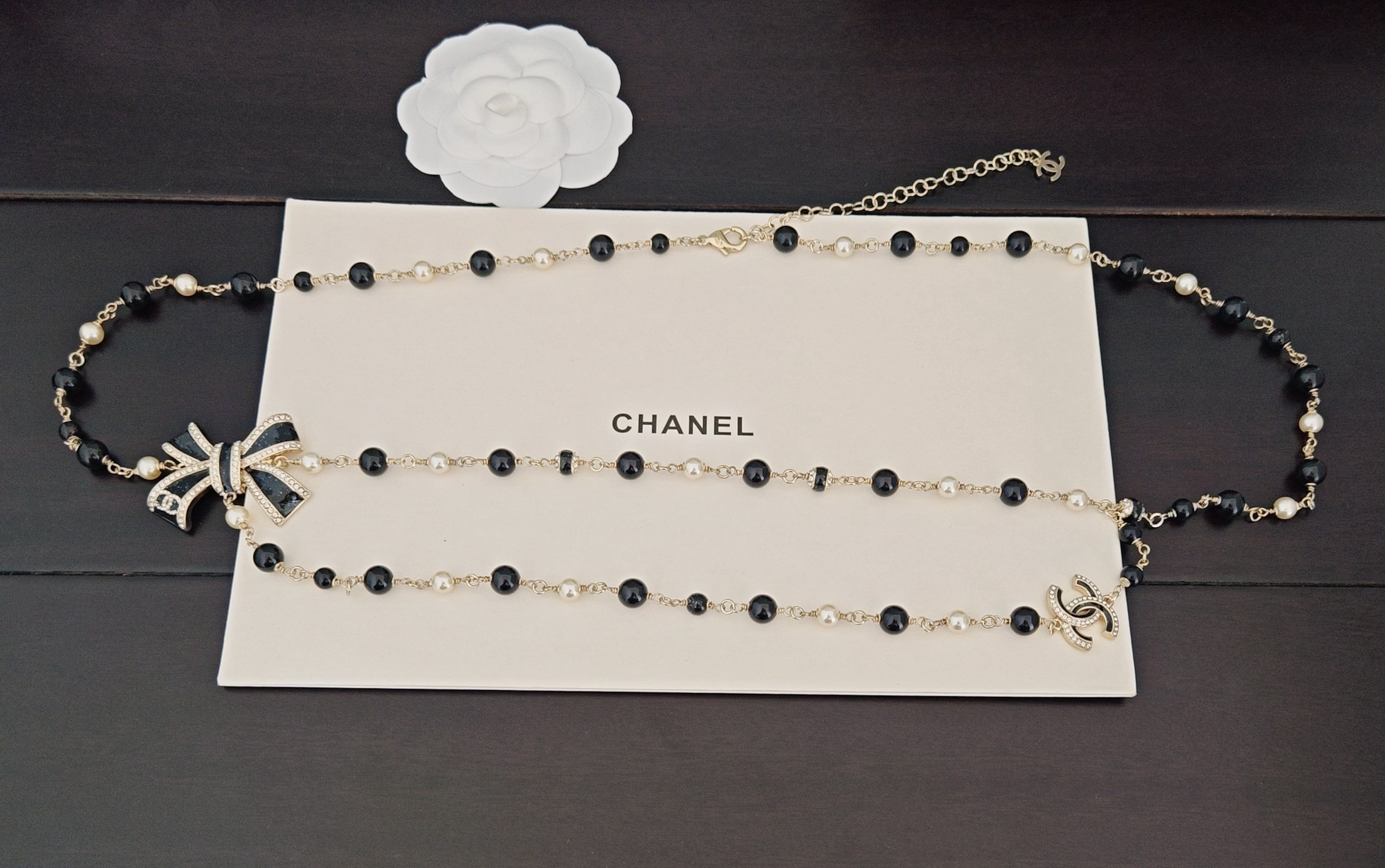 Chanel CC Pearl Ribbon-Threaded Chain Belt And Sautoir - Image 5